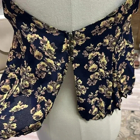 Free People Flowing Floral Tank Top – Open Back – Size M – Navy Blue - Picture 11 of 13
